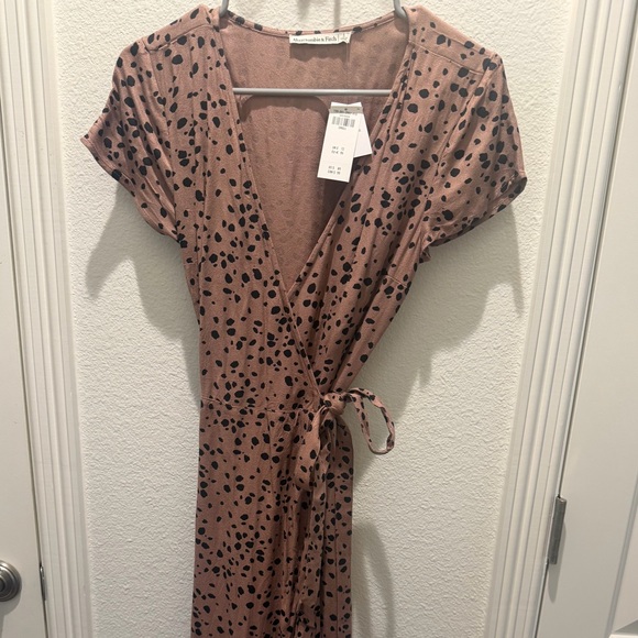 Elegant Brown Polka Dot Wrap Dress - Picture 4 of 5
